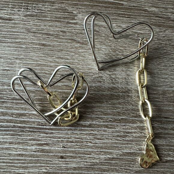 StatementāheartāearringsāA958 - Picture 2 of 5